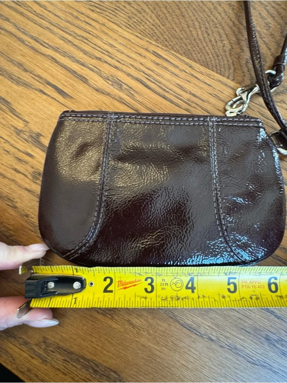 COACH Dark Brown Patent‎ Leather Wristlet Lavender Purple Lining Coin Purse Zip